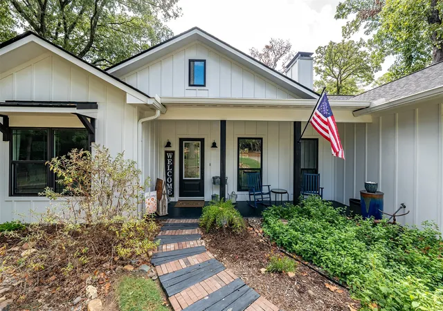 Photo 2 of Single family home for sale at 186 Pleasant Hl Ln, Holly Lake Ranch, TX 75765 | MLS# 21385490 | Listing updated on 2026-09-20