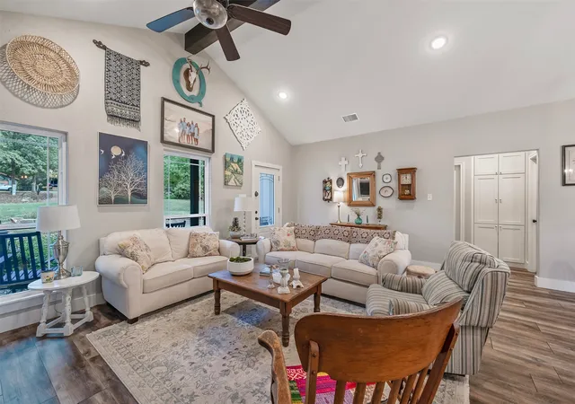 Photo 3 of Single family home for sale at 186 Pleasant Hl Ln, Holly Lake Ranch, TX 75765 | MLS# 21385490 | Listing updated on 2026-09-20