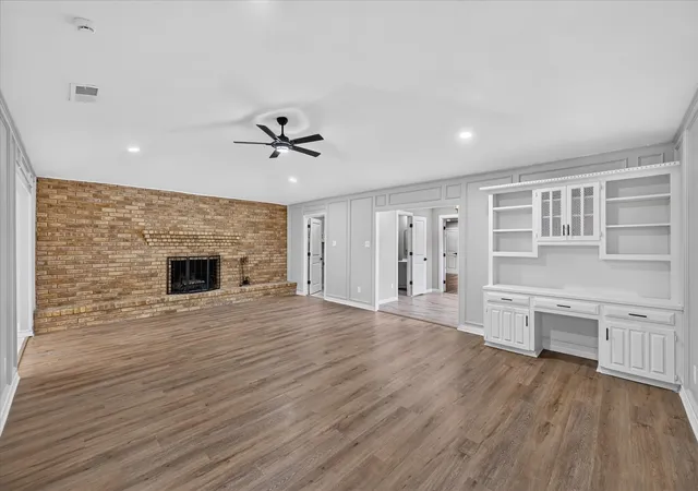 Photo 3 of Single family home for sale at 215 Roma Dr, Duncanville, TX 75116 | MLS# 21386674 | Listing updated on 2026-10-01