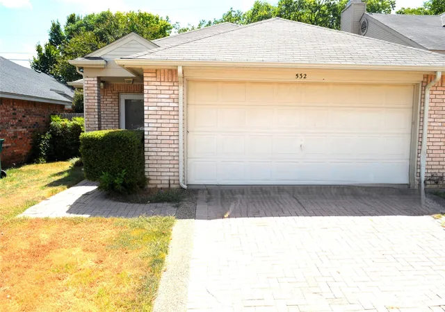 Photo 1 of Single family home for sale at 532 Majestic Park Ln, Cedar Hill, TX 75104 | MLS# 21382755 | Listing updated on 2026-10-06
