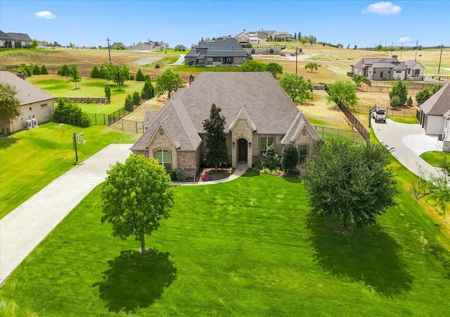 Photo 1 of Single family home for sale at 196 Bearclaw Cir, Aledo, TX 76008 | MLS# 21380381 | Listing updated on 2026-09-26
