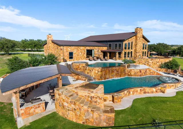 Photo 1 of Mansion for sale at 890 N Fm 573, Mullin, TX 76864 | MLS# 21386437 | Listing updated on 2026-09-15