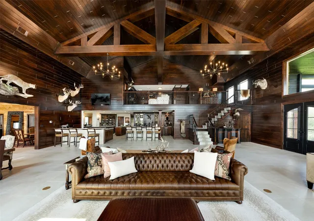 Photo 3 of Mansion for sale at 890 N Fm 573, Mullin, TX 76864 | MLS# 21386437 | Listing updated on 2026-09-15