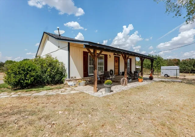 Photo 2 of Single family home for sale at 6515 Contrary Crk Rd, Granbury, TX 76048 | MLS# 21386456 | Listing updated on 2026-10-02
