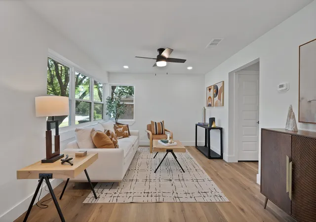 Photo 4 of Single family home for sale at 2926 Hillglenn Rd, Dallas, TX 75228 | MLS# 21386972 | Listing updated on 2026-10-21