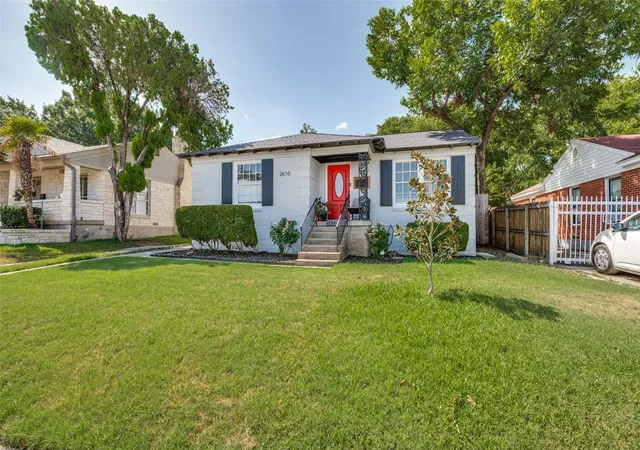 Photo 2 of Single family home for sale at 2610 Alco Ave, Dallas, TX 75211 | MLS# 21385144 | Listing updated on 2026-10-20