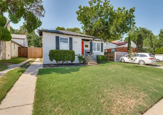 Photo 3 of Single family home for sale at 2610 Alco Ave, Dallas, TX 75211 | MLS# 21385144 | Listing updated on 2026-10-20