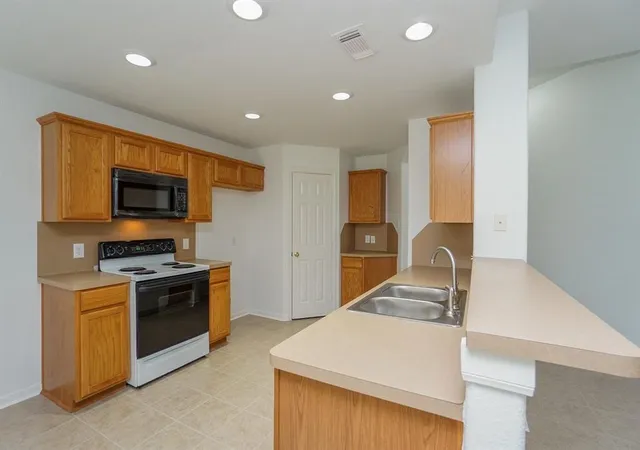 Photo 4 of Single family home for sale at 18138 Calcaterra Ct, Cypress, TX 77429 | MLS# 21389041 | Listing updated on 2026-10-21