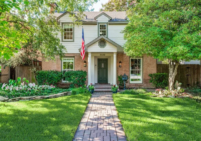 Single family home for sale at 5530 Anita St, Dallas, TX 75206 | MLS# 21381082
