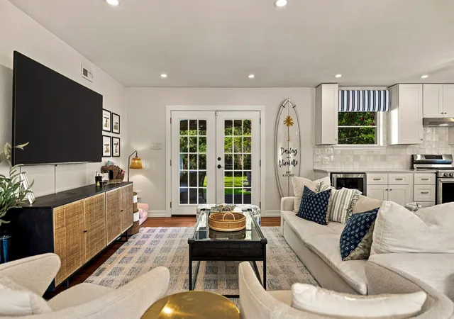 Photo 3 of Sale Pending at 4637 Rockaway Dr, Dallas, TX 75214 | MLS# 21389573 | Listing updated on 2026-10-20