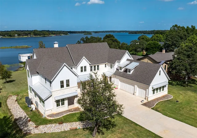 Photo 1 of Mansion for sale at 5701 Impala S Rd, Athens, TX 75752 | MLS# 21388112 | Listing updated on 2026-10-19