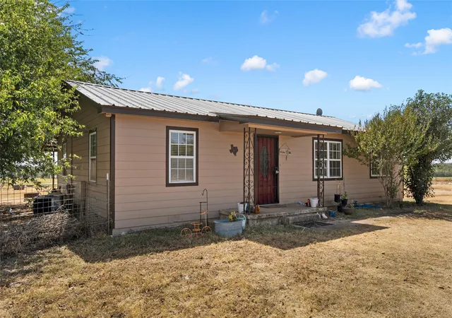 Photo 3 of Single family home for sale at 3370 County Rd 303, Oglesby, TX 76561 | MLS# 21389743 | Listing updated on 2026-10-20
