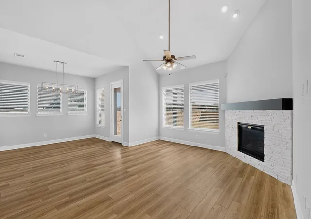 Photo 4 of Single family home for sale at 1600 Trellis Dr, Mansfield, TX 76063 | MLS# 21376912 | Listing updated on 2026-10-21