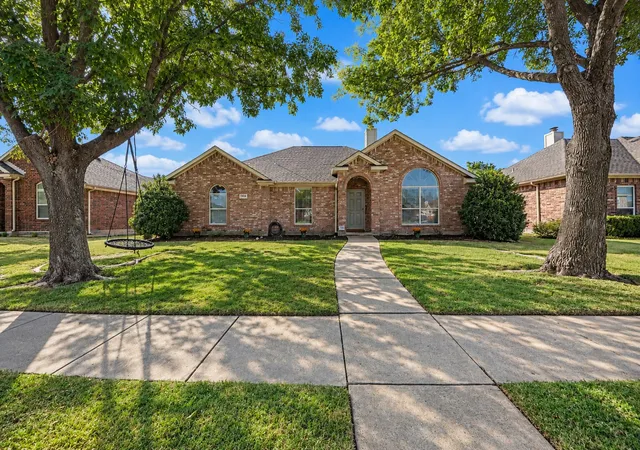 Photo 1 of Single family home for sale at 7514 Westway Dr, Rowlett, TX 75089 | MLS# 21390347 | Listing updated on 2026-10-20