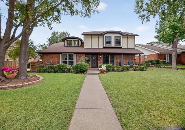 Photo 1 of Sale Pending at 222 Inverness Dr, Roanoke, TX 76262 | MLS# 21391268 | Listing updated on 2026-10-29