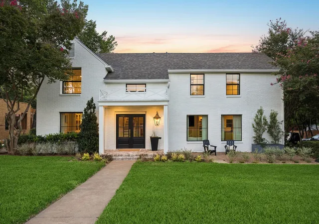 Single family home for sale at 6839 Gaston Ave, Dallas, TX 75214 | MLS# 21391439