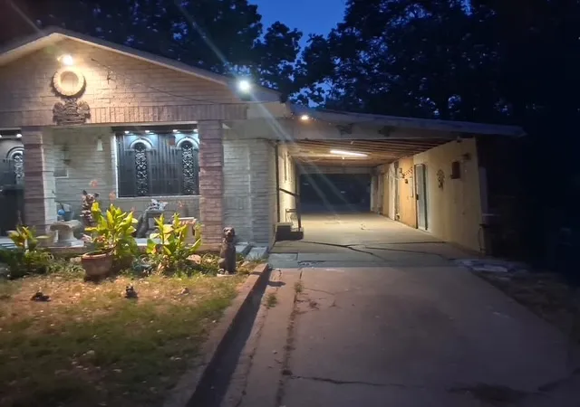 Photo 2 of Single family home for sale at 9522 Paramount Ave, Dallas, TX 75217 | MLS# 21391720 | Listing updated on 2026-10-20