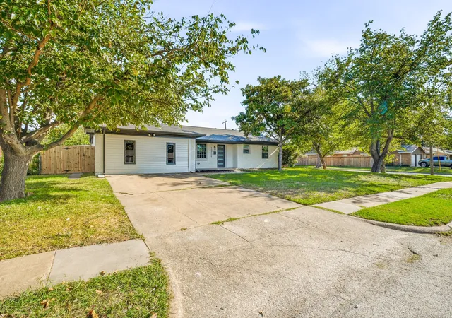 Photo 4 of Single family home for sale at 13706 Janwood Ln, Dallas, TX 75234 | MLS# 21392139 | Listing updated on 2026-10-19