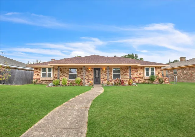 Photo 1 of Single family home for sale at 7117 Rolling Frk Dr, Dallas, TX 75227 | MLS# 21392268 | Listing updated on 2026-10-21
