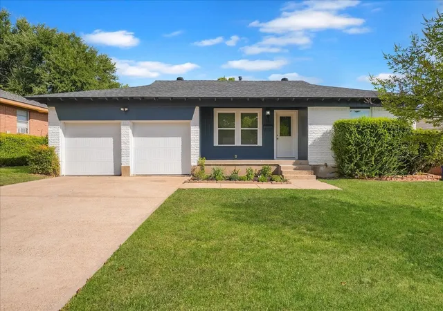 Single family home for sale at 1445 Caravan Trl, Dallas, TX 75241 | MLS# 21391990