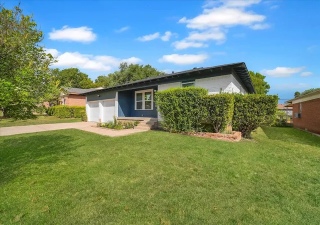 Photo 2 of Single family home for sale at 1445 Caravan Trl, Dallas, TX 75241 | MLS# 21391990 | Listing updated on 2026-10-22