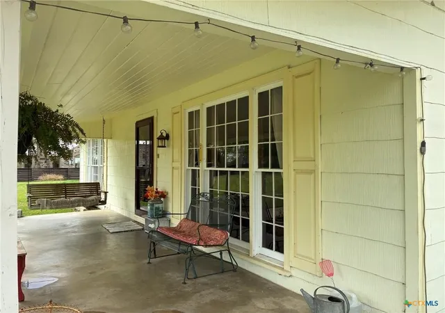 Photo 3 of Single family home for sale at 408 S Porter St, Lampasas, TX 76550 | MLS# 21393146 | Listing updated on 2026-10-22