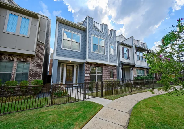 Photo 3 of Townhouse for sale at 1047 Manacor Ln, Dallas, TX 75212 | MLS# 21394699 | Listing updated on 2026-10-20