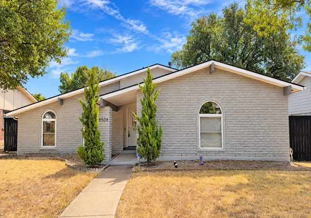 Photo 1 of Sale Pending at 8508 Londonderry Ln, Dallas, TX 75228 | MLS# 21393618 | Listing updated on 2026-10-20