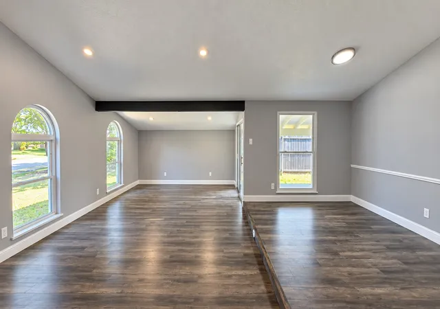 Photo 4 of Sale Pending at 8508 Londonderry Ln, Dallas, TX 75228 | MLS# 21393618 | Listing updated on 2026-10-20
