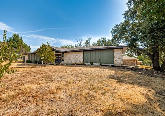Photo 1 of Single family home for sale at 6455 El Toro Ct, Fort Worth, TX 76133 | MLS# 21394441 | Listing updated on 2026-10-29