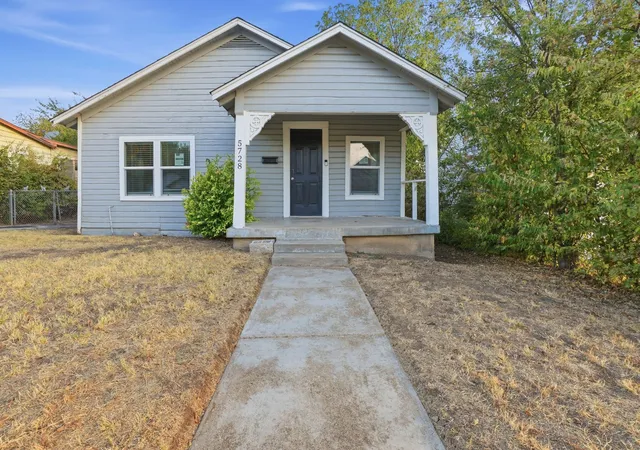 Single family home for sale at 5728 Kilpatrick Ave, Fort Worth, TX 76107 | MLS# 21385596