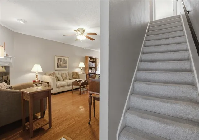 Listing Photo 5 - Condo for sale in building located at 3205 Donnelly, Fort Worth, TX 76107 - Unit #202