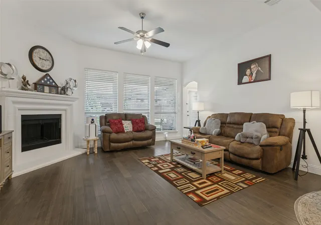 Photo 3 of Single family home for sale at 9401 Excursion Dr, Little Elm, TX 75068 | MLS# 21392431 | Listing updated on 2026-10-20