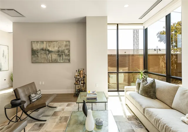 Photo 4 of Condo for sale at 5656 N Central Expy #103, Dallas, TX 75206 | MLS# 21395039 | Listing updated on 2026-10-20