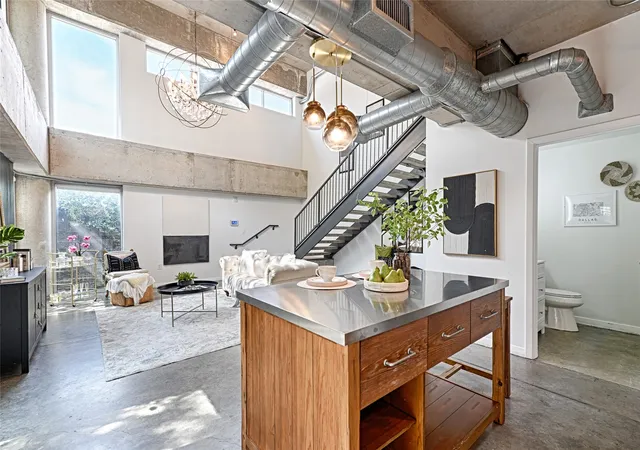 Photo 2 of Condo for sale at 1001 Belleview St #104, Dallas, TX 75215 | MLS# 21395489 | Listing updated on 2026-10-20
