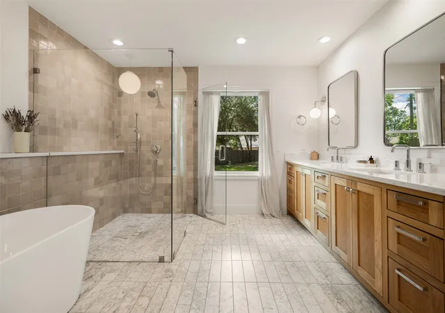 Photo 2 of Sale Pending at 11207 Sinclair Ave, Dallas, TX 75218 | MLS# 21395843 | Listing updated on 2026-10-22