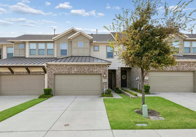 Photo 1 of Townhouse for sale at 17717 Sage Ln, Dallas, TX 75252 | MLS# 21396798 | Listing updated on 2026-10-20