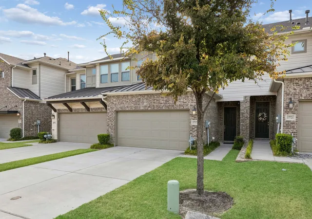 Photo 2 of Townhouse for sale at 17717 Sage Ln, Dallas, TX 75252 | MLS# 21396798 | Listing updated on 2026-10-20