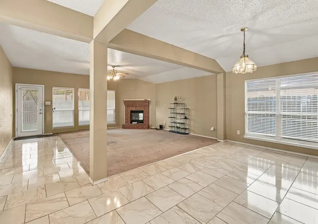 Photo 2 of Single family home for sale at 752 Eldorado Dr, De Soto, TX 75115 | MLS# 21396919 | Listing updated on 2026-10-28