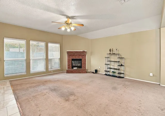 Photo 4 of Single family home for sale at 752 Eldorado Dr, De Soto, TX 75115 | MLS# 21396919 | Listing updated on 2026-10-28