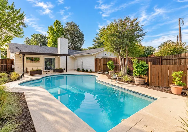 Photo 2 of Sale Pending at 8501 Van Pelt Dr, Dallas, TX 75228 | MLS# 21397341 | Listing updated on 2026-10-19