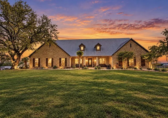 Photo 1 of Mansion for sale at 211 Silverado Dr, Weatherford, TX 76087 | MLS# 21394314 | Listing updated on 2026-10-20