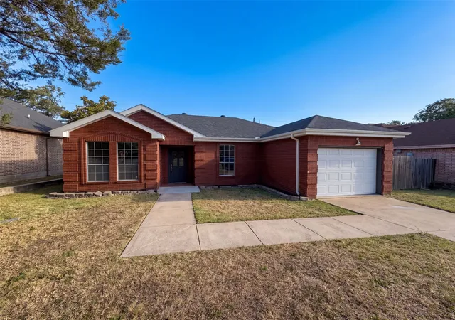 Photo 1 of Sale Pending at 4519 Marcell Ave, Dallas, TX 75211 | MLS# 21398280 | Listing updated on 2026-10-21