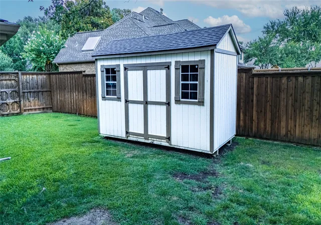 Photo 40 of Sale Pending at 4009 Wilshire Ct, Plano, TX 75023 | MLS# 21399576 | Listing updated on 2026-10-22