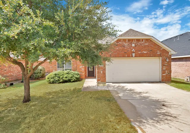 Photo 1 of Single family home for sale at 2633 Pioneer Blfs Rd, Balch Springs, TX 75181 | MLS# 21396092 | Listing updated on 2026-10-20