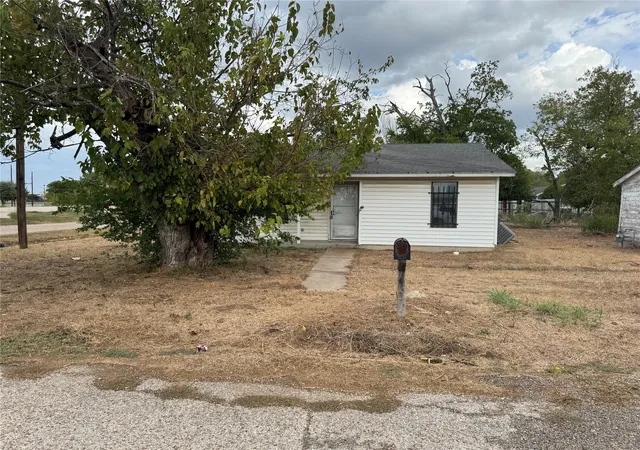 Photo 1 of Single family home for sale at 415 E 20th Street, Waco, TX 76705 | MLS# 21401039 | Listing updated on 2026-10-28
