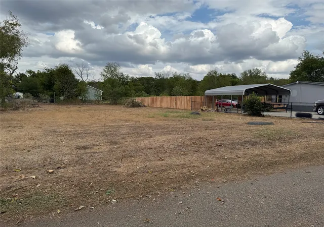 Photo 3 of Single family home for sale at 415 E 20th Street, Waco, TX 76705 | MLS# 21401039 | Listing updated on 2026-10-28