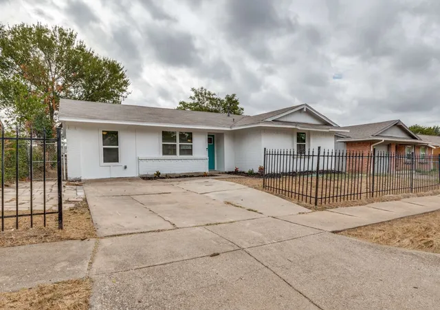 Photo 1 of Single family home for sale at 3306 Judge Dupree Dr, Dallas, TX 75241 | MLS# 21401169 | Listing updated on 2026-10-22