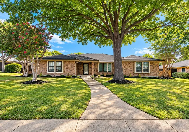 Photo 1 of Single family home for sale at 1340 Marble Cyn Dr, De Soto, TX 75115 | MLS# 21401813 | Listing updated on 2026-10-19