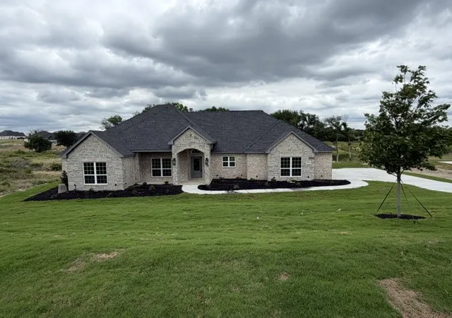 Single family home for sale at 1039 Deer Is Ct, Azle, TX 76020 | MLS# 21402093